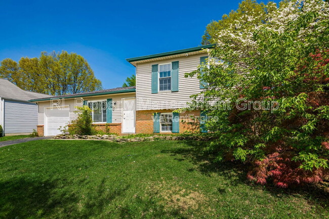 Building Photo - 4922 Dunlap Rd