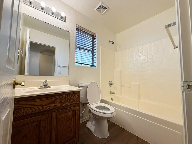 Building Photo - Beautiful Goodyear Home in Centerra – Spacious, Stylish & Move-In Ready!