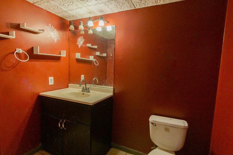 Building Photo - 610 W Republic Ave