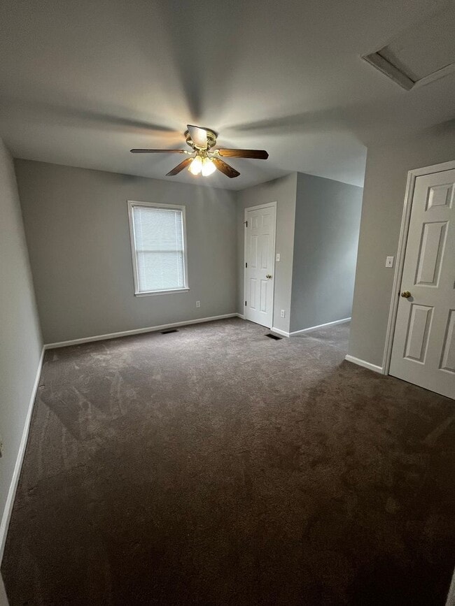 Building Photo - Three Bedroom located in the Ghent Neighborhood