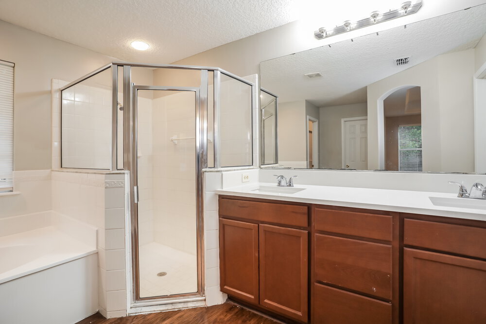 Building Photo - 299 Thornbrook Ct