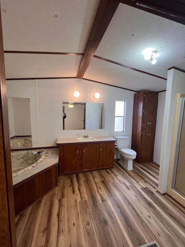 Building Photo - Home in south Lowndes County