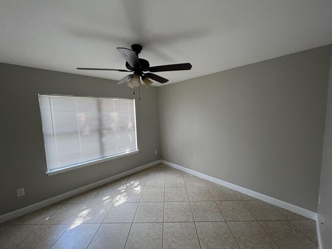 Building Photo - 11644 Sarita Ct