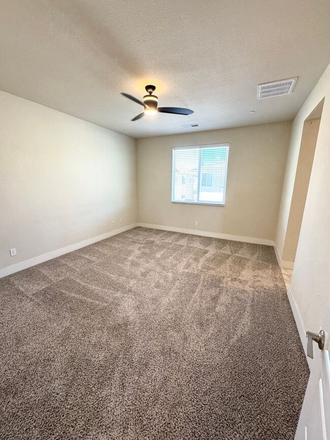 Building Photo - Resort-Style Living in Natomas Meadows | 4BD + Clubhouse & Pools SEE VIDEO