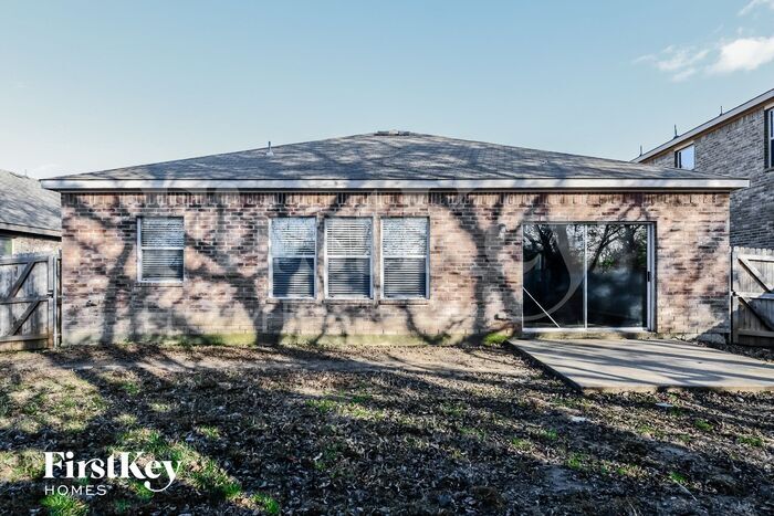 Building Photo - 1824 Fairbanks Dr