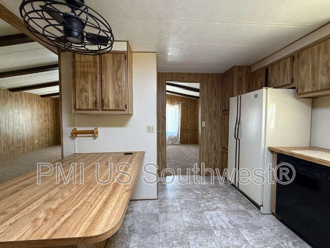 Building Photo - 622 Riverfront Dr