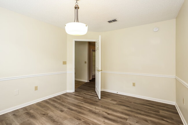 Building Photo - 11141 Coldfield Dr