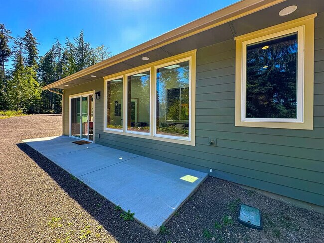 Building Photo - 1196 Place Rd