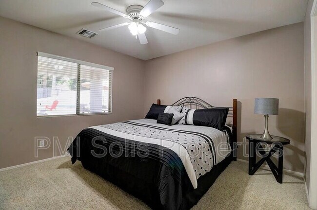 Building Photo - 13412 W Annika Dr