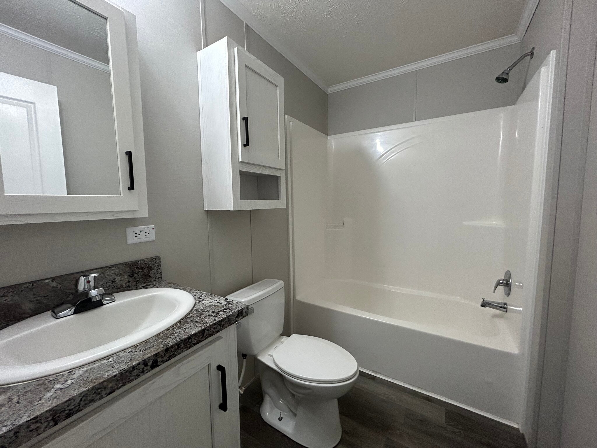 Building Photo - 11420 Oakgrove Dr