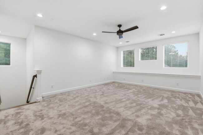 Building Photo - 19330 Veterans Rd