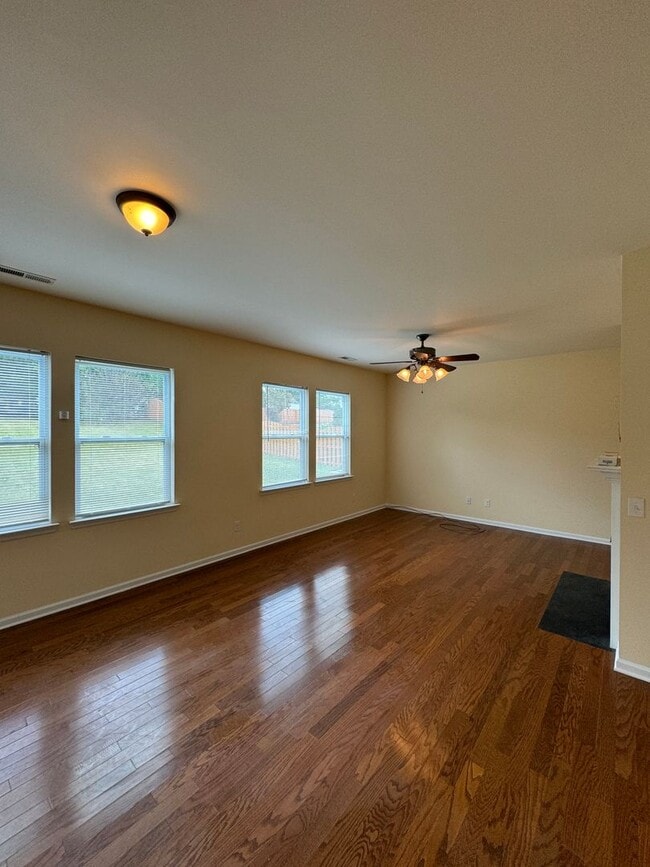 Building Photo - 4BR/3BA Home in Winding Walk