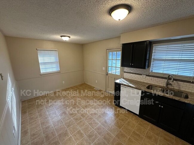 Building Photo - 124 N Garfield St