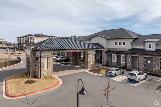 Building Photo - Pinnacle Groves
