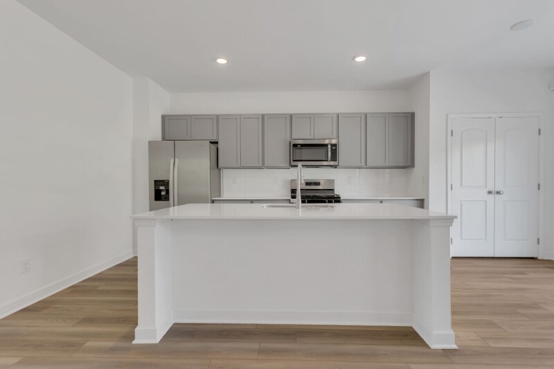 Building Photo - 172 Millbrook Dr