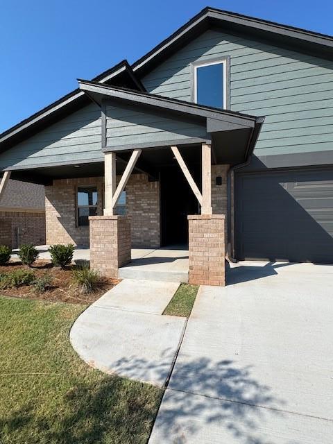 Building Photo - 2804 S Bowling Dr