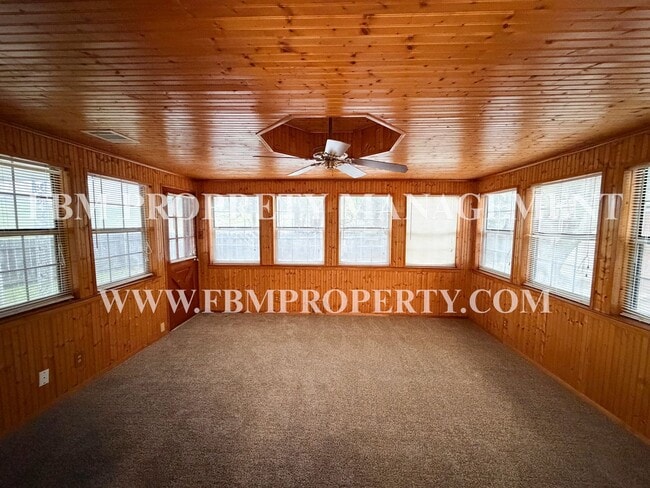 Building Photo - 1608 Nichols St