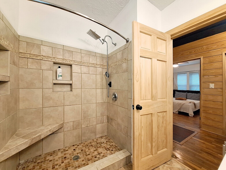 Building Photo - 4125 Peachtree Ave