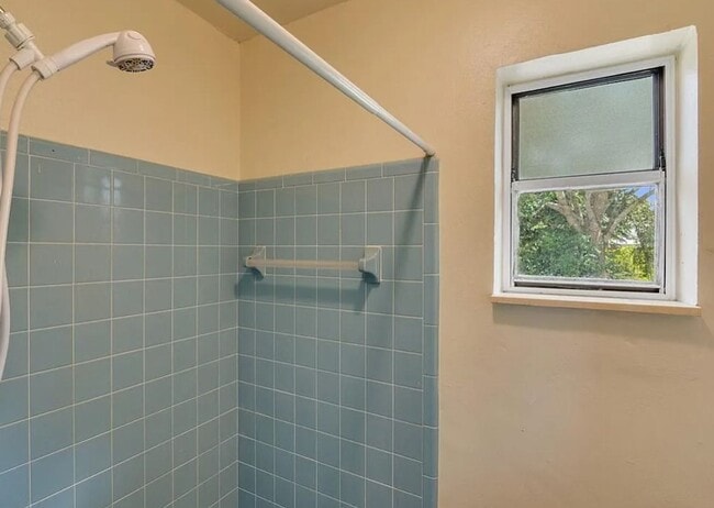 Building Photo - 2/2 w/ office & Flex Space Lakewood Park Home!