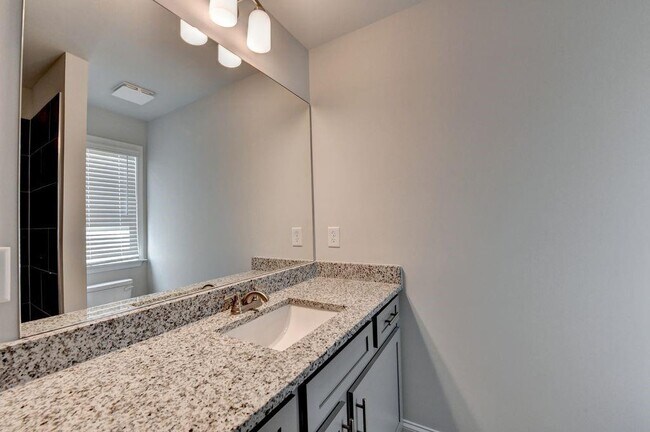 Building Photo - 7309 Yewtree Dr