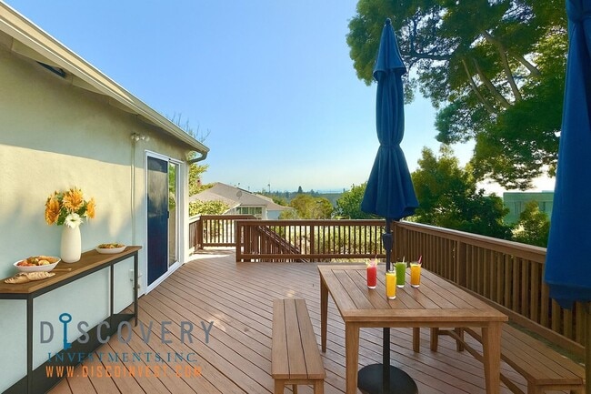 Building Photo - 3+ Bedroom Modern El Cerrito Hills Home