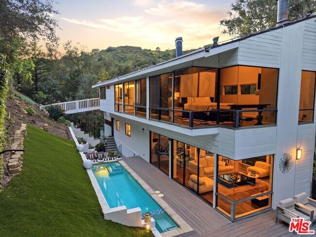 Building Photo - 2350 Benedict Canyon Drive