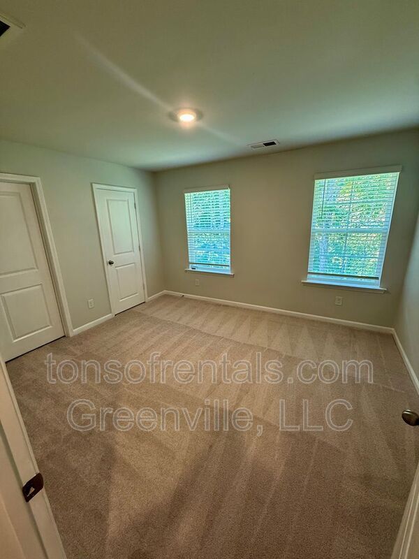 Building Photo - 121 Pendleton Place Way