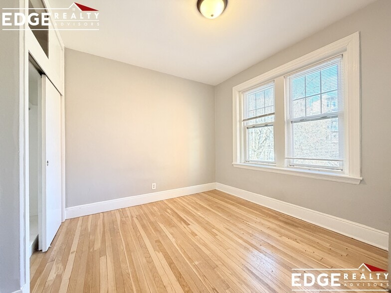 Building Photo - 25 Mt Hood Rd