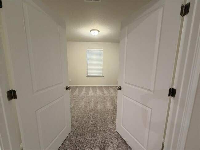 Building Photo - 1645 Settlers Glen Dr