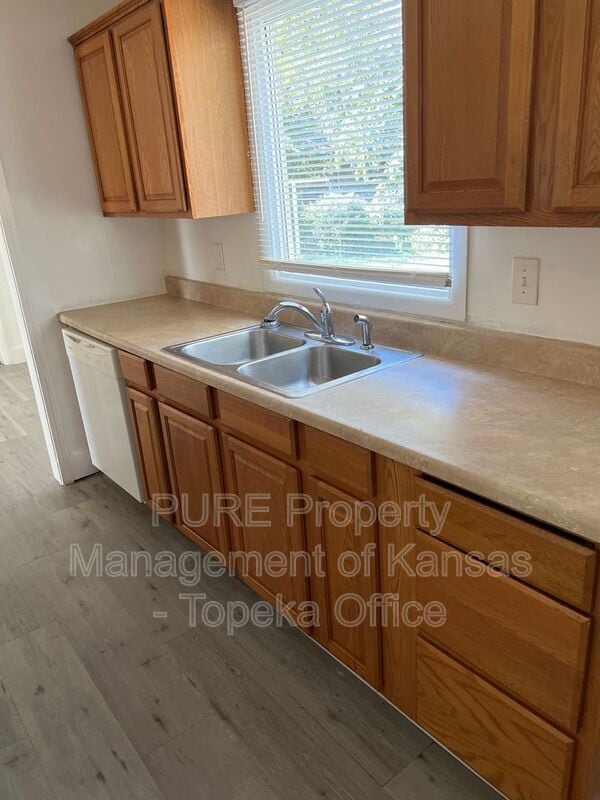 Building Photo - 3643 SW Clare Ave