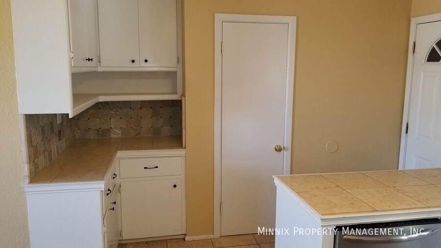 Building Photo - 3005 49th St