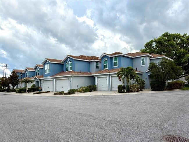 Building Photo - 426 Birdsong Ln