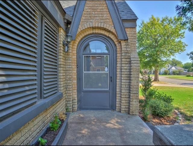 Building Photo - 4507 N Donald Ave