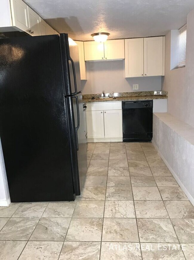 Primary Photo - 1569 Lima St