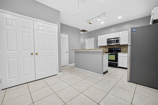 Building Photo - 13607 Sable Ln