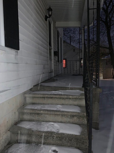 Building Photo - 16 Pleasant St