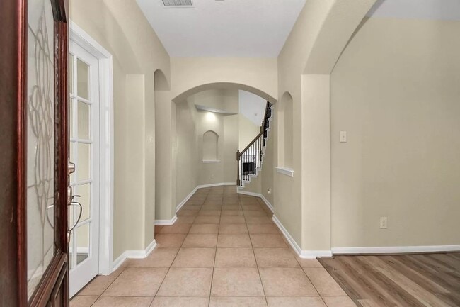 Building Photo - 6315 Bain Dr