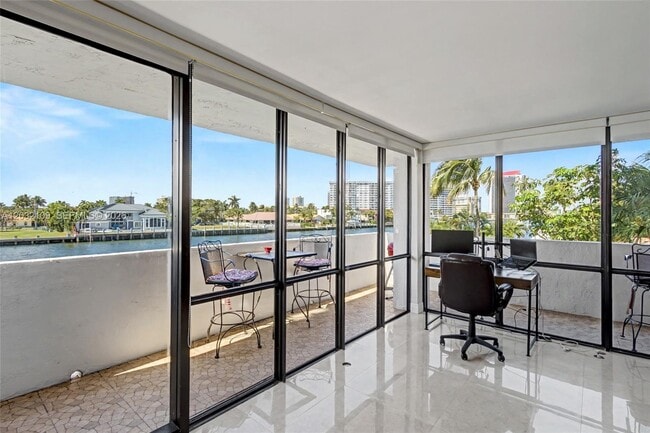 Building Photo - 2017 S Ocean Dr