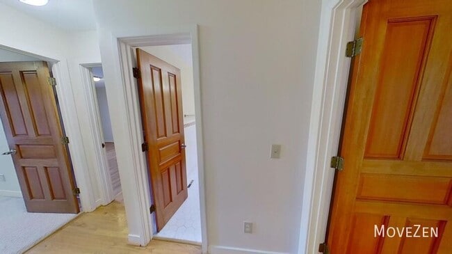 Building Photo - 2323 Ridgefield Dr