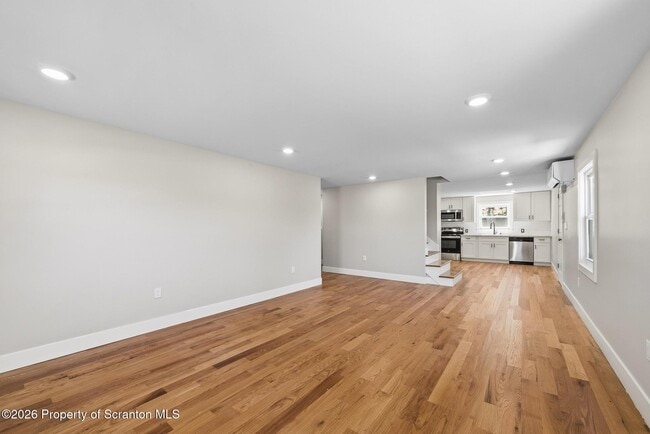 Building Photo - 305 Parsonage St