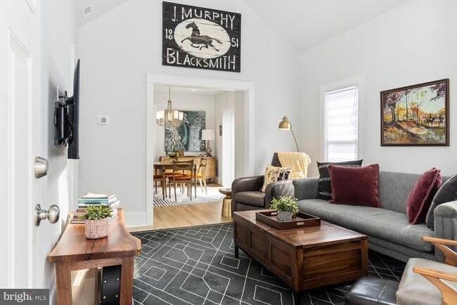 Building Photo - 207 Dodson Ave