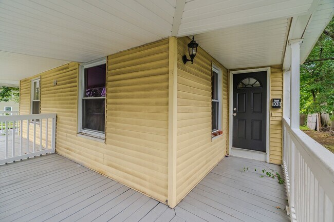 Building Photo - 108-110 Northampton Ave