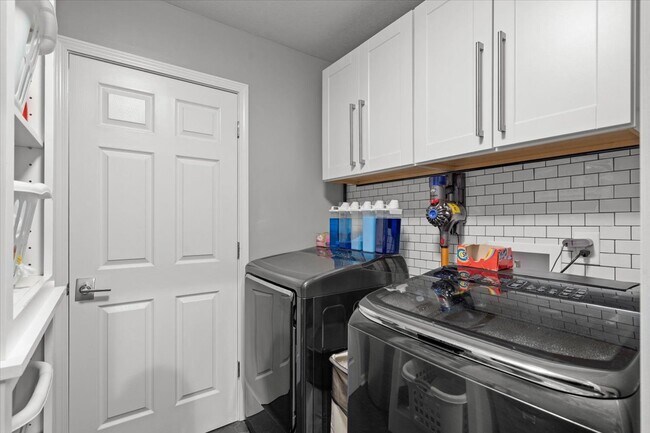 Building Photo - 9004 W 148th St