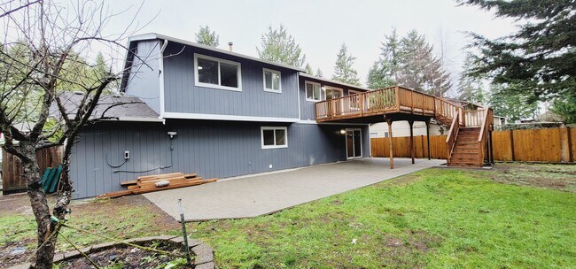 Building Photo - Stunning 4 bedroom House in an amazing location of Puyallup!