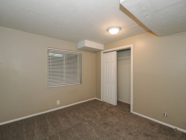 Building Photo - Beautiful House in West Jordan