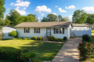Building Photo - 153 Seven Pines