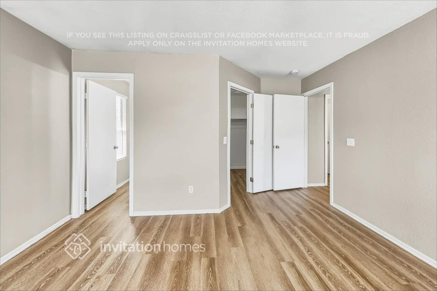 Building Photo - 3035 E Santa Rosa Dr