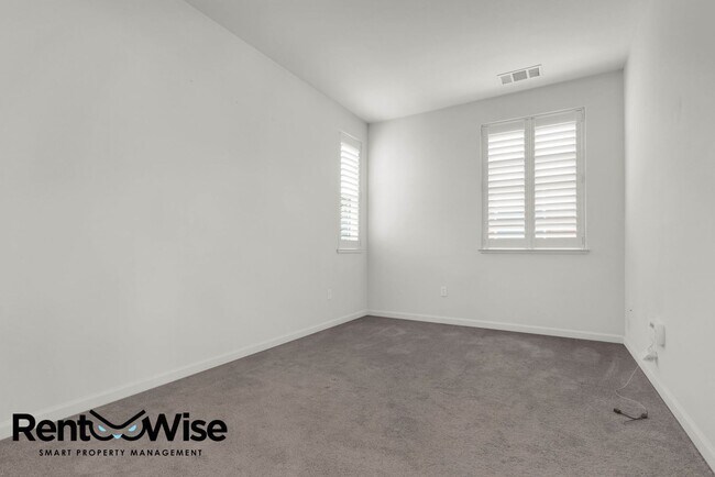 Building Photo - 25425 Huntwood Ave