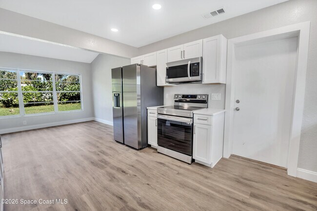 Building Photo - 644 Nida Dr