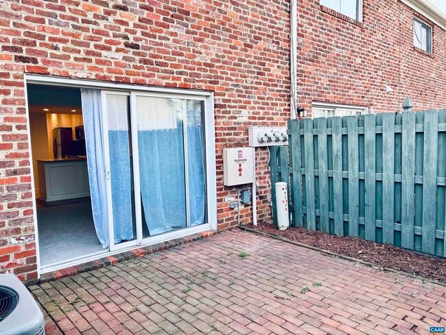 Building Photo - 210 Saponi Ln